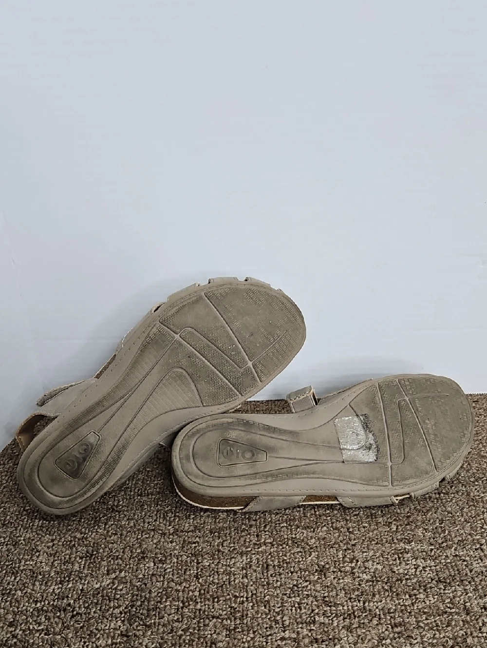 Origins Earth Taupe Cutout Flats Sandals Bosk Brenda Sz 6 Womens